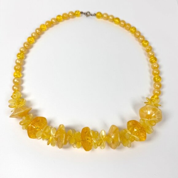 VINTAGE 80s Chunky Yellow Beaded Necklace Plastic Flower Barbie Y2K Twee - Picture 2 of 11